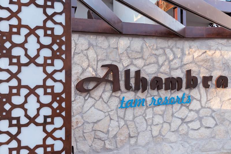 פלאייה דל אינגלז Alhambra Boutique Apartments מראה חיצוני תמונה